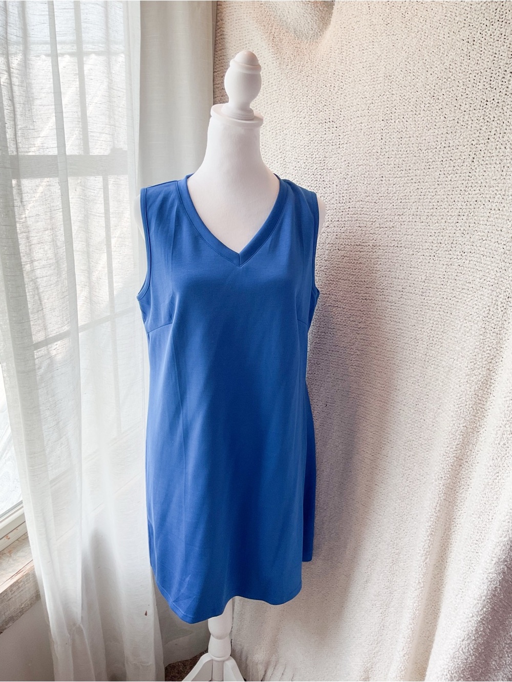 Classic V-Neck Sleeveless Mini Dress in Blue